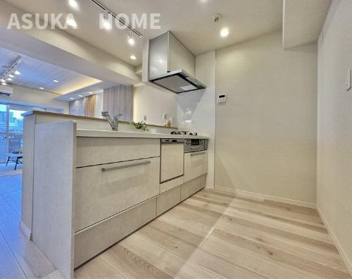 モンテベルデ横浜のキッチン|リビングが見渡せるカウンターキッチン、お料理をしながら大切な家族との会話も楽しめそう家族のコミュニケーションが生まれそうなキッチンですね♪