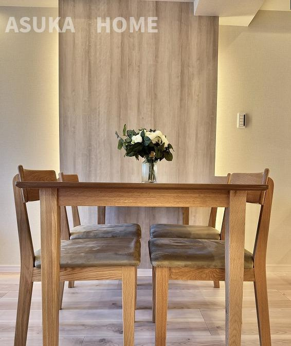 モンテベルデ横浜の居間・リビング|ここにはみんなが集い、食事と楽しい会話が始まる。話に夢中になりすぎて、ついつい時を忘れてしまう。そんな束の間の幸せを感じさせてくれる場所。