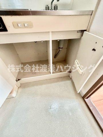 松が丘壱番館のキッチン|キッチン下収納