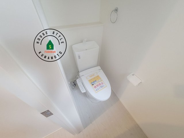 熊本市西区高橋町1丁目第1-2棟（2号棟）　のトイレ|温水洗浄便座を完備しております。2ヶ所にトイレがあるのは朝の慌ただしい時間も安心です。