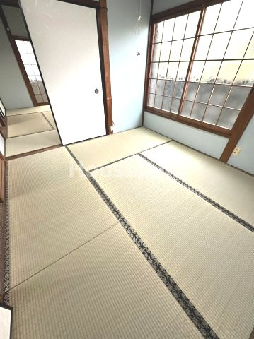 塩屋5丁目長屋(東側)の居間・リビング|同タイプ参考写真