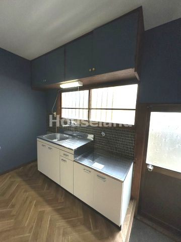 塩屋5丁目長屋(東側)のキッチン|同タイプ参考写真