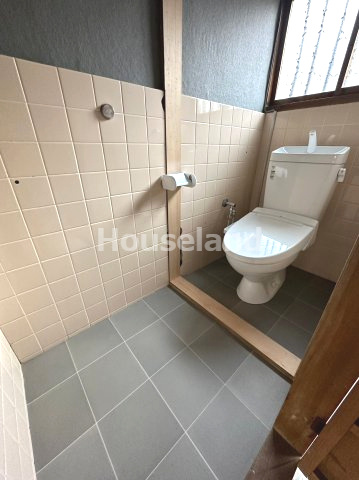 塩屋5丁目長屋(東側)のトイレ|同タイプ参考写真