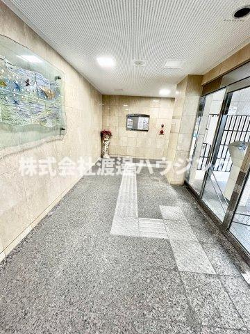 ラファイン江坂のエントランス