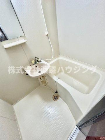 ラファイン江坂の浴室