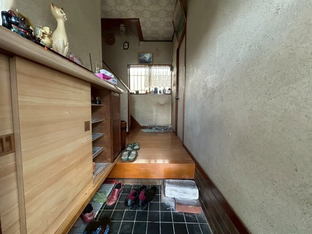 富里市七栄　中古戸建の玄関