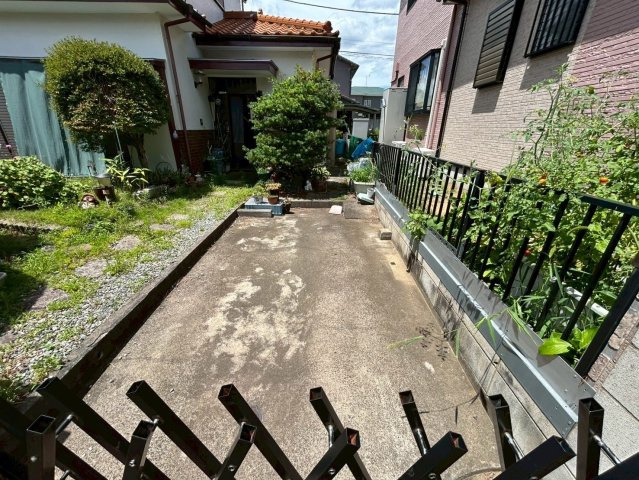 富里市七栄　中古戸建の駐車場