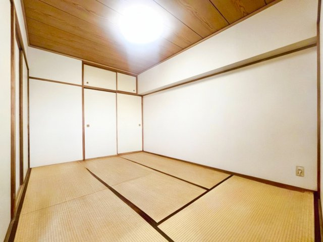 ラビデンス延珠の和室|AIによる家具消去を行っております。