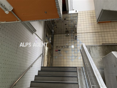 【エントランス】 | ロイヤル石川町