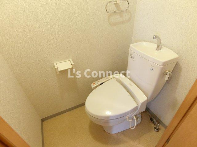 【トイレ】 | パームクレスト高森 | 温水洗浄便座付きのトイレ。