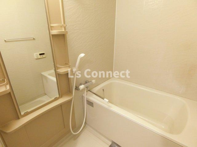 【浴室】 | パームクレスト高森 | 給湯式のお風呂です。