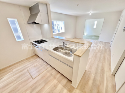 【キッチン】 | 富士市岩本 15期 新築一戸建て | きれいなキッチンです