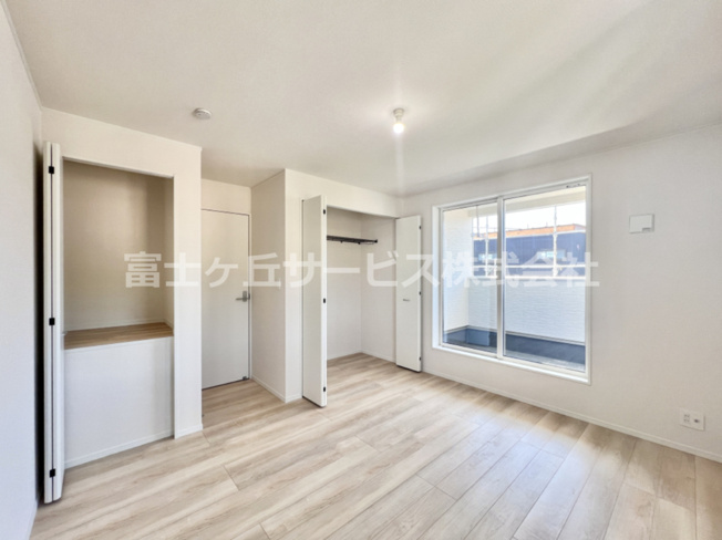 【寝室】 | 富士市岩本 15期 新築一戸建て | 7.5帖の寝室です