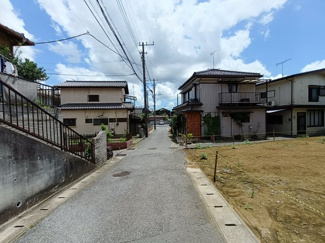 【前面道路含む現地写真】