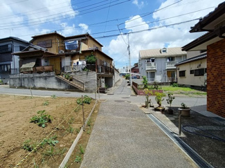 【前面道路含む現地写真】