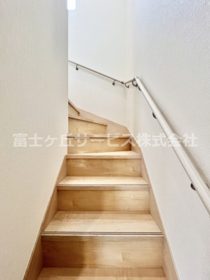 【その他】 | 富士宮市万野原新田 29期 新築一戸建て 2号棟 | 階段です
