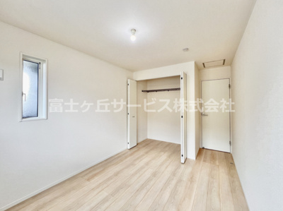 【洋室】 | 富士宮市万野原新田 29期 新築一戸建て 2号棟 | 6.5帖の洋室です