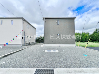 【駐車場】 | 富士宮市万野原新田 29期 新築一戸建て 2号棟 | 駐車場に車を止められます