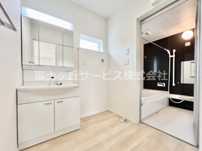 【脱衣所】 | 富士宮市万野原新田 29期 新築一戸建て 3号棟 | 脱衣場です