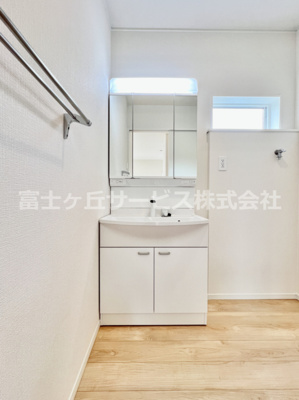 【独立洗面台】 | 富士宮市万野原新田 29期 新築一戸建て 3号棟 | 朝の身支度には欠かせない独立洗面化粧台