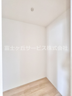 【収納】 | 富士宮市万野原新田 29期 新築一戸建て 3号棟 | 1.5帖のウォークインクローゼットです