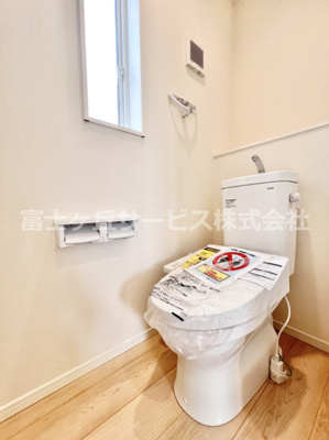 【トイレ】 | 富士宮市万野原新田 29期 新築一戸建て 3号棟 | 2Fのトイレです