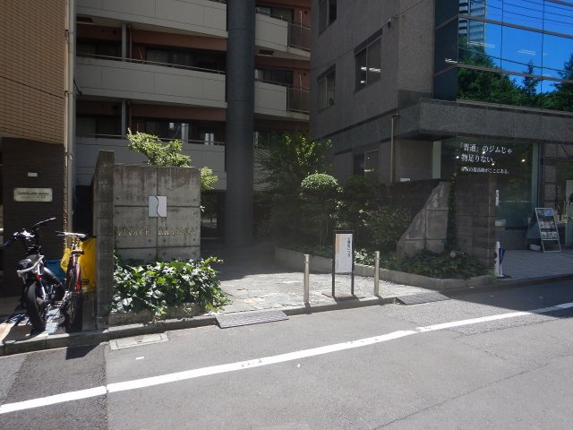 ビヴァーチェ赤坂のエントランス