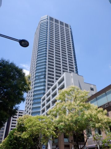 白金タワーの外観