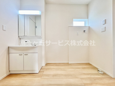 【脱衣所】 | 富士宮市万野原新田 29期 新築一戸建て 7号棟 | 脱衣場です