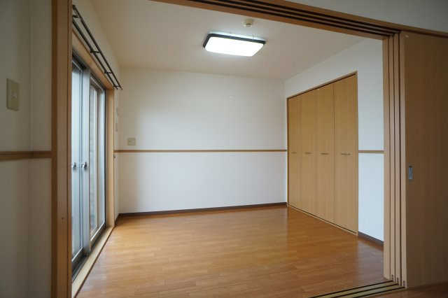 エアフォルク　の洋室