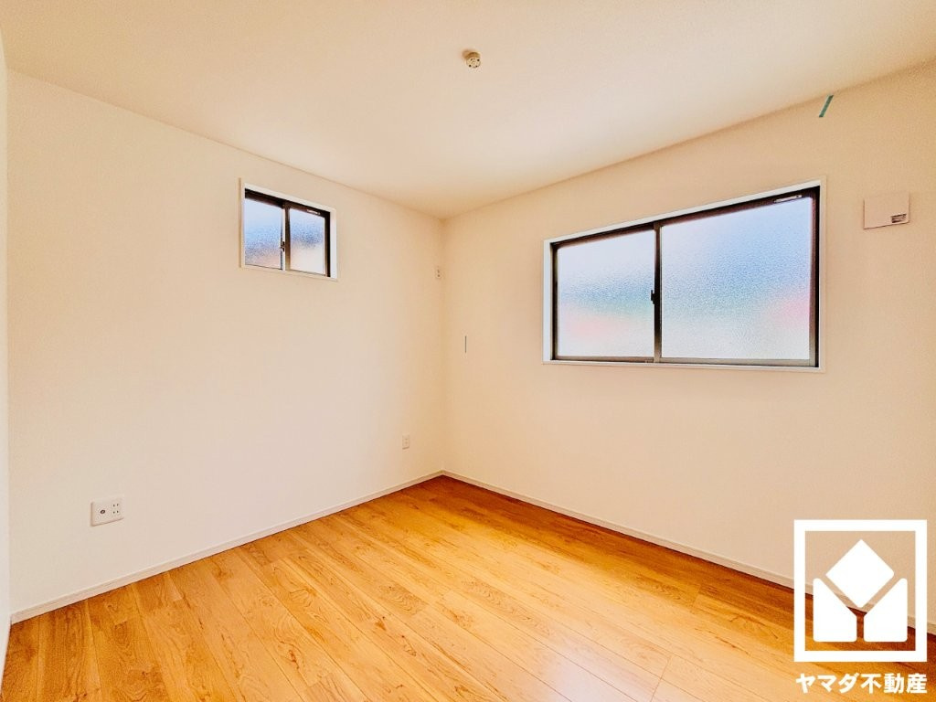 大津市桜野町１丁目　1期　3号地の洋室