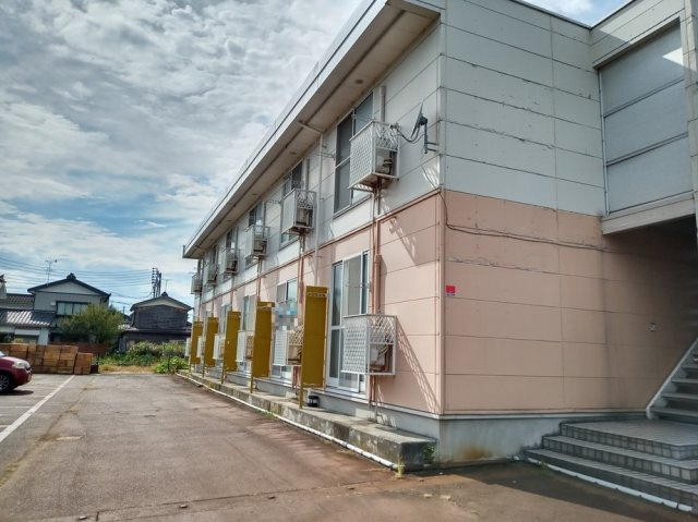 レオパレスルシファーのその他