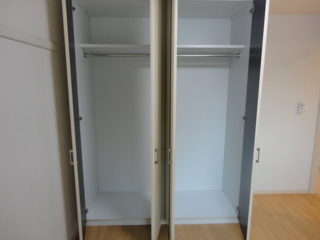 スカイヒルズ光　朝日の収納|クローゼット