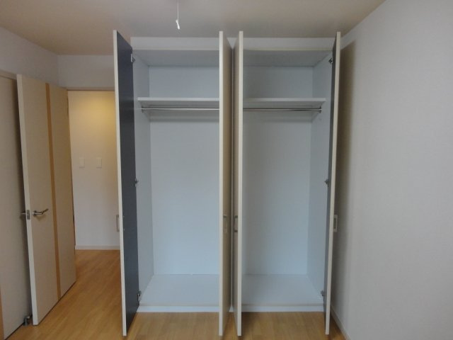 スカイヒルズ光　朝日の収納|クローゼット