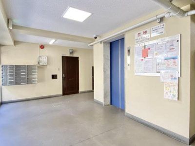 【エントランス】 | メイゾン初芝 | エレベーター完備です♪