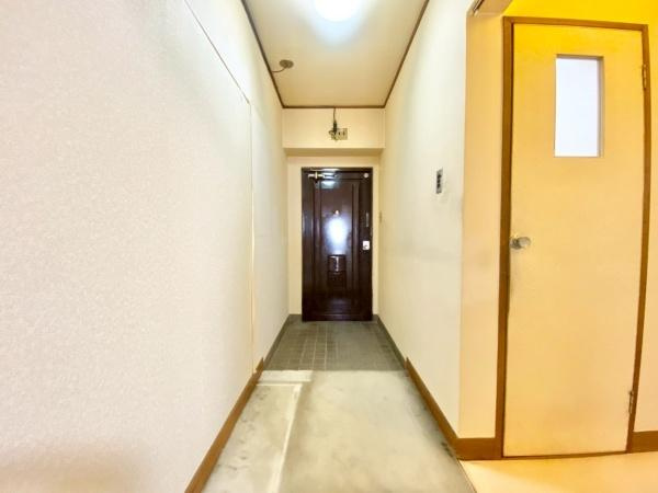 【玄関】 | メイゾン初芝 | 気持ちの良い朝は、毎日ここからスタートしていきます♪