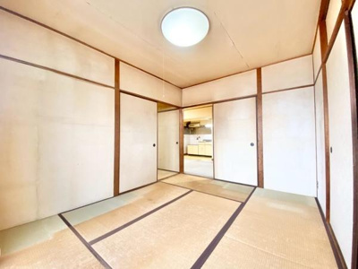 【和室】 | メイゾン初芝 | 和室は汎用性が高く様々な使い方ができます♪
収納もございます。