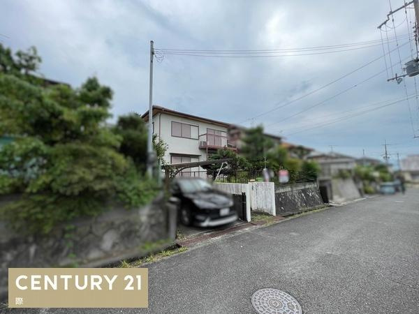橋本市城山台2丁目　中古戸建の前面道路含む現地写真