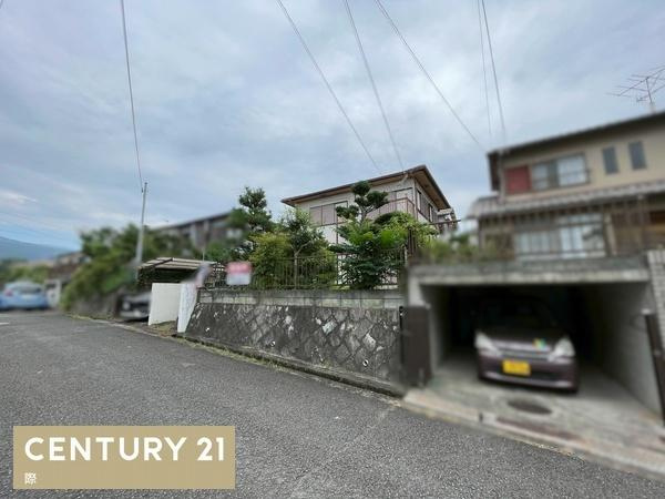 橋本市城山台2丁目　中古戸建の前面道路含む現地写真