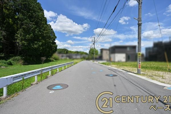 ファーストタウン大野 ６号地　建築条件なし土地の前面道路含む現地写真|■現地撮影写真■道路と高低差の少ないフラットな敷地です！