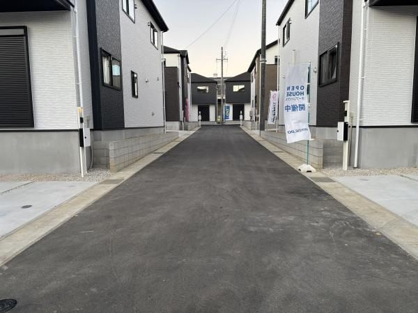 豊田市細谷町1期　全6棟・1号棟の前面道路含む現地写真|前面道路です。