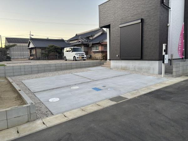 豊田市細谷町1期　全6棟・2号棟の駐車場|２台駐車できます！