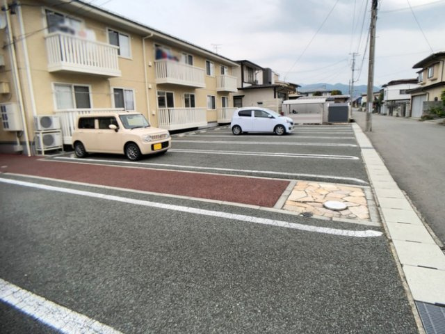 アンフロイデ Ａの駐車場|駐車場