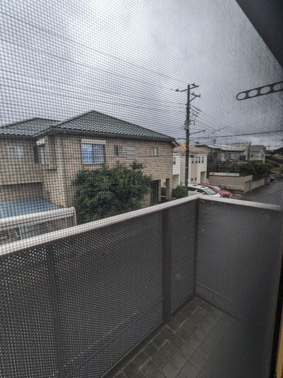 磯辺三丁目戸建のバルコニー|開放的で明るい空間を演出してくれるバルコニーです