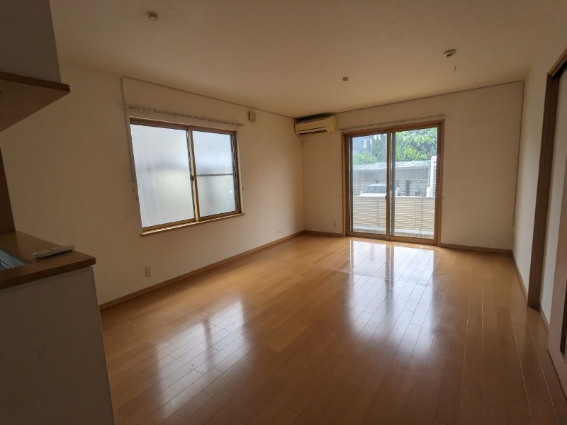 磯辺三丁目戸建の居間・リビング|リビングです