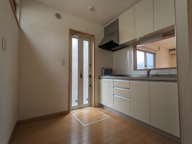 磯辺三丁目戸建のキッチン|きれいなキッチンです