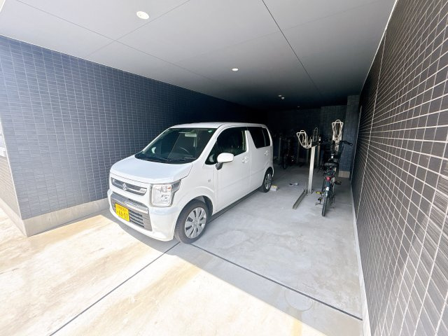 パークレジデンス八幡の駐車場|駐車場に車を止められます