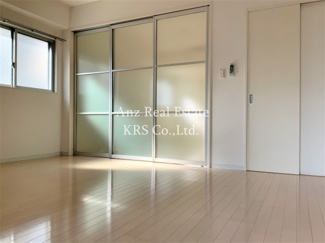 【寝室】 | クレオキタホリエ | 南向きで2面採光の明るい寝室！10帖あります！