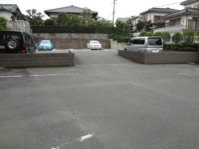 モントーレ久留米セントラルパーク【キャッシュバック対象】の駐車場|駐車場に車を止められます