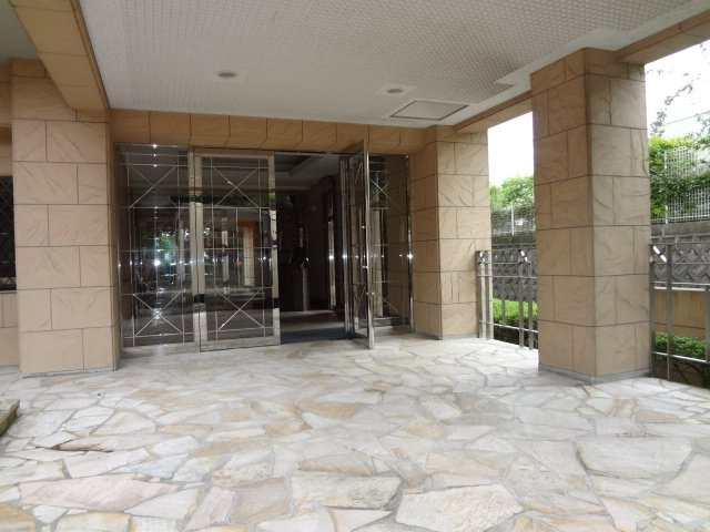 モントーレ久留米セントラルパーク【キャッシュバック対象】のエントランス|ゆとりのあるエントランスです